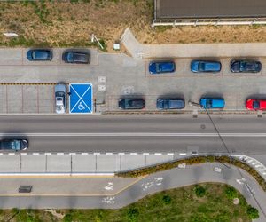 Nowy parking przy stacji kolejowej w Zielonce