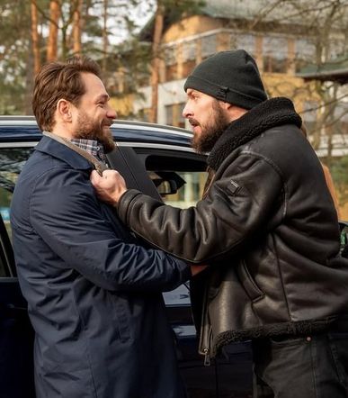 Na sygnale. Norbert (Kamil Drężek), Romek (Izydor Łobacz)