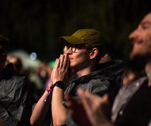 Tłumy na piątkowych koncertach podczas OFF Festivalu