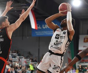 Pokaz siły mistrza Polski! Legia 90:68 Start