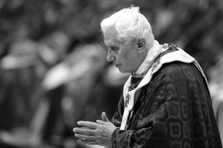 Pogrzeb Benedykta XVI - kiedy i gdzie oglądać? Data, godzina i kanał transmisji
