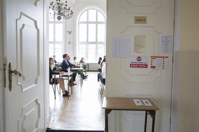 Matura 2021 - kiedy można być zwolnionym z pisania egzaminów? [ZASADY]