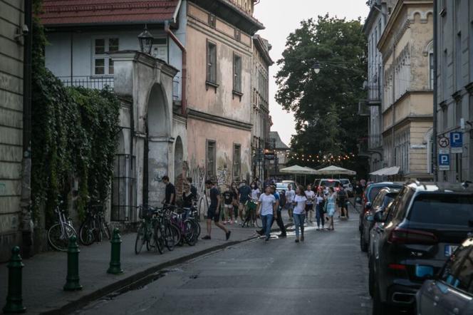 Kraków: Wraca strefa ograniczonego ruchu. W te miejsca NIE wjedziesz samochodem!