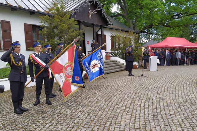 Powiatowy Dzień Strażaka i 30-lecie PSP świętowano przy Domu Pracy Twórczej Reymontówka w Chlewiskach