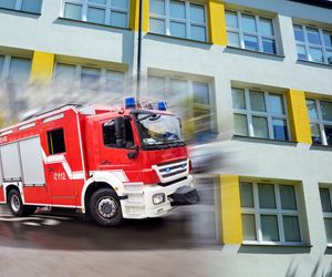Nieznana substancja w szkolnej łazience. Dziecko trafiło do szpitala! Zarządzono ewakuację!