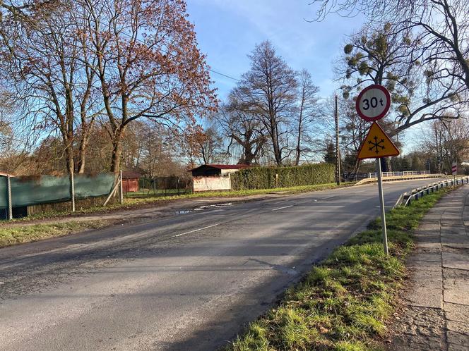 Wypadek w szczecińskim Dąbiu. Ciężarówka potrąciła mężczyznę!