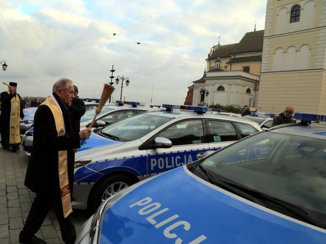 Radiowozy z napędem hybrydowym. Warszawska policja dostała 37 takich samochodów