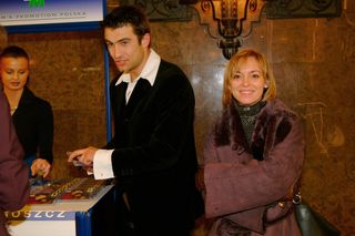 Była wielką gwiazdą hitu Polsatu. Z powodu rodzinnej tragedii usunęła się w cień