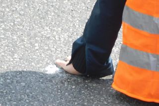 Ostatnie Pokolenie znowu to zrobiło! Przykleili się do asfaltu na trasie S8