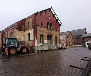 Zniszczone zabudowania na Łasztowni