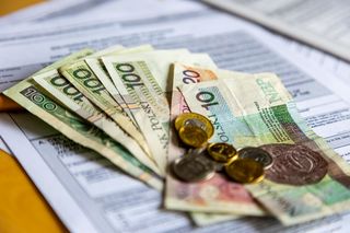 Cegły i drewno z rozbiórki na OLX lub Allegro – skarbówka upomni się o podatek