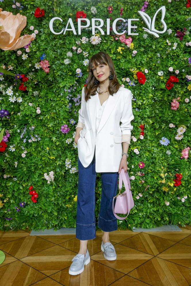 Gwiazdy pozują z butami. Więdłocha ma nową fuchę, Andrzejewicz w ogromnej marynarce, Kostka jak pani wiosna