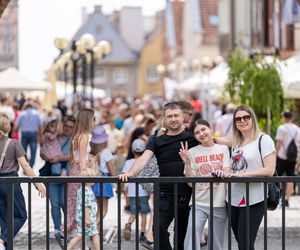   Tłumy na Starym Mieście w Olsztynie. Tak mieszkańcy świętowali Dzień Dziecka