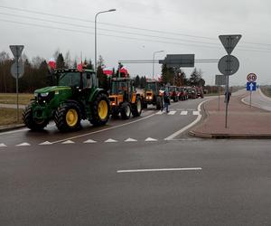 Trwa protest rolników w woj. lubelskim. Blokady są w wielu miejscach w regionie [DUŻO ZDJĘĆ]