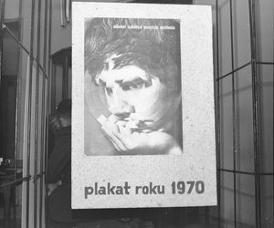 QUIZ PRL: Wódka walutą, bimbrownictwo oporem. Fenomen kultury picia w PRL-u