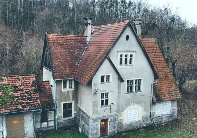 	Bydgoszczanie zwiedzją opuszczone domy. W Niemczech byli w starej fabryce czekolady i zapomnianym sanatorium