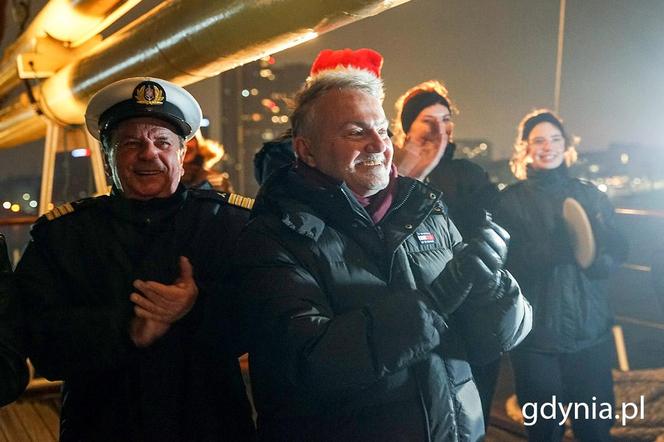 Najwyższa choinka w Trójmieście na "Darze Młodzieży" w Gdyni