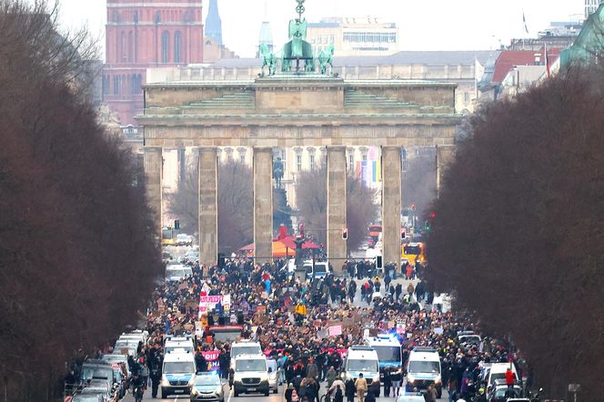 Chaos w Niemczech. 700 tysięcy osób wyszło na ulice! 