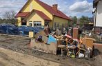 Woda wlewała się oknem do mieszkania
