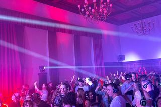 To pierwsza taka impreza w Olsztynie. Tłumy na Silent Disco w… ratuszu