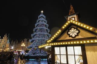 Światełka na choince w Rynku zgasły dla Ukrainy 