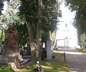 Zapomniane historie i arcydzieła sztuki. AI wytypowało cmentarze na Podlasiu, które zaskoczą