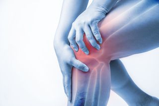 Pierwsza pomoc i rehabilitacja w przypadku uszkodzenia stawu kolanowego