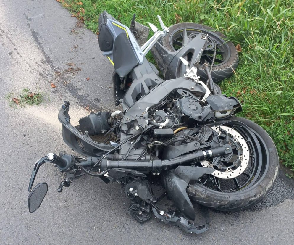Wypadek pod Turwią: 18-latek motocyklem uderzył w Skodę