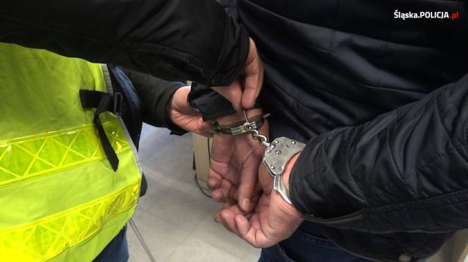 Cios policji w mafię śmieciową: Nielegalne odpady w magazynach w Zawierciu i Częstochowie [ZDJĘCIA, NOWE FAKTY]