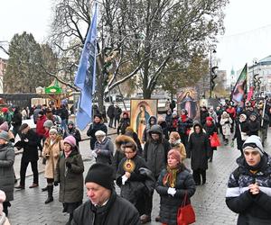 Wojownicy Maryi w pokutnej procesji różańcowej