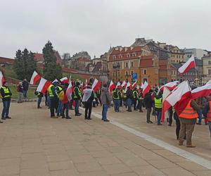 Rolnicy w Lublinie rozpoczęli przemarsz. Mamy zdjęcia!