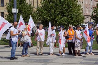Protest pracowników PKP Cargo we Wrocławiu. Pracę ma stracić prawie 400 osób 