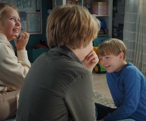 M jak miłość odc. 1850. Maja (Laura Jankowska), Szymek (Staś Szczypiński), jego kolega Maciek (Aleksander Sułek)