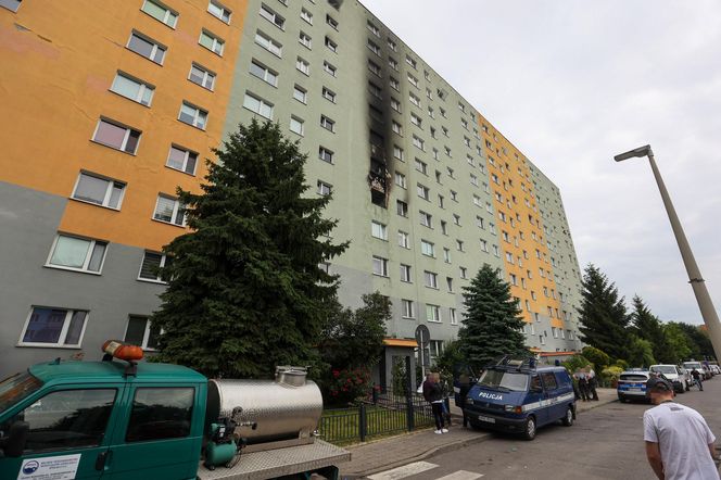 14-latka zginęła w pożarze bloku w Rzeszowie! Poszkodowanych zostało wiele osób [ZDJĘCIA, AKTUALIZACJA]