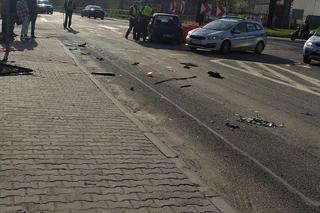 Wypadek w Łagowie koło Kielc. Ciężarówka staranowała ogrodzenie i uderzyła w budynek gospodarczy