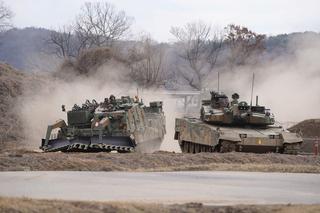 Koreański pojazd inżynieryjny  K600 i czołg K2