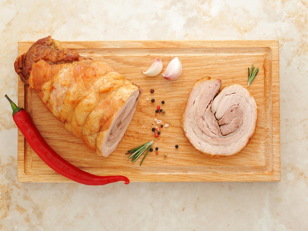 Biały boczek pieczony - przepis na boczek wielkanocny