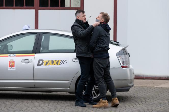 Na Wspólnej, odc. 3025. Igor (Jakub Wesołowski), Leszek (Wojciech Majchrzak)