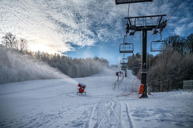 Rusza sezon narciarski na stoku Dębowca. Znamy tegoroczny cennik i godziny otwarcia