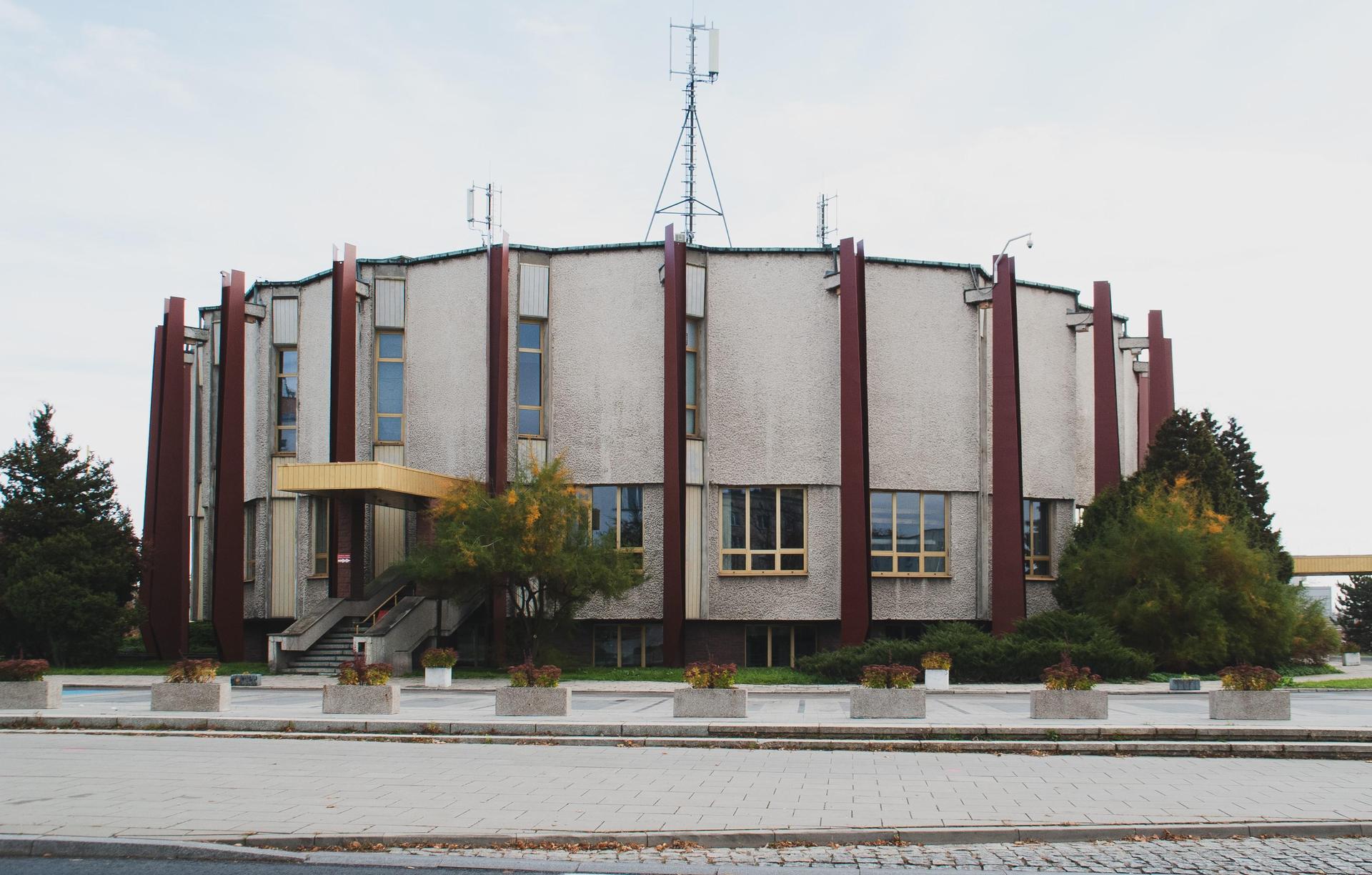 Pałac Ślubów w Częstochowie - zdjęcia. Oryginalne wnętrza z PRL-u robią wrażenie!