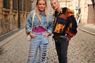 Pierwsza miłość, odcinek 4096. Dominika (Aneta Zając), Karma (Monika Dawidziuk)