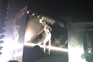 Beyonce zaprasza na scenę fanki, a one... tańczą lepiej niż ona! [VIDEO]