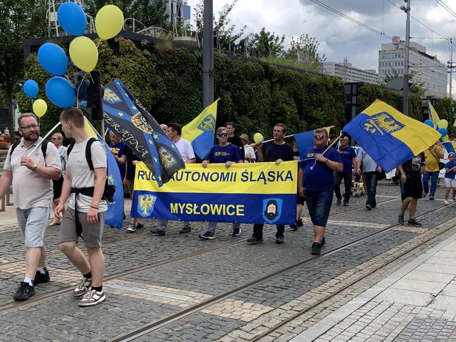 Marsz Autonomii Śląska przeszedł ulicami Katowic. "Hajmatu nie oddomy"