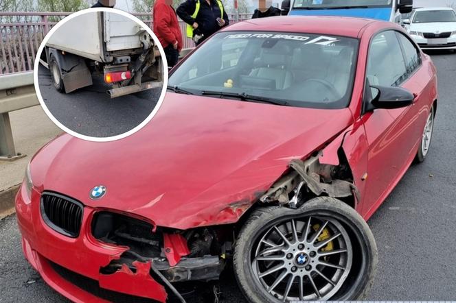 „Need for Speed” po wrocławsku. BMW straciło koło po zderzeniu z ciężarówką 
