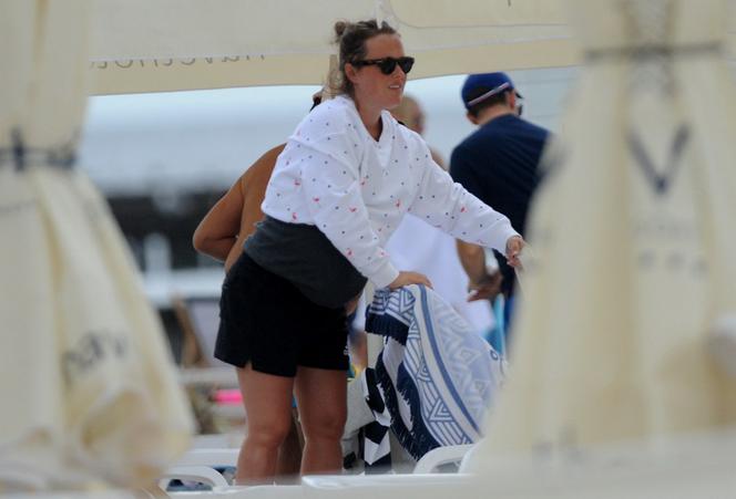 Olga Frycz haftuje na plaży