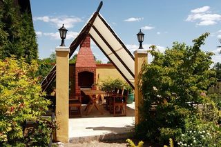 Grill zrobiony z cegły czy kamienia