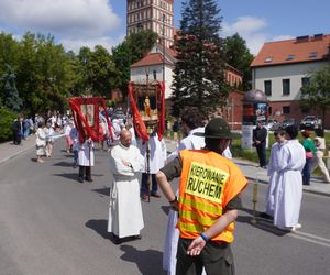 Boże Ciało 2025. Tysiące osób uczestniczyło w olsztyńskich procesjach