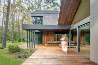 Bryła i wnętrza leśnego domu