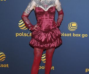 Monika Miller cała na czerwono! Zaszalała z kreacją. Dobrała do niej perły