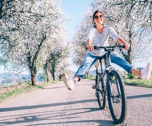 Ten znak zodiaku odnajdzie miłość w kwietniu 2023. Przepowiednia z horoskopu mówi, że musi być czujny. Otuli go magiczna moc i poczuje ciepło w sercu niczym przy kominku na wsi